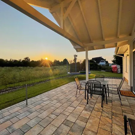 Modernes Mit Eigenem Garten Und Terrasse - Bauernrose