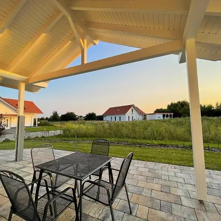 Modernes Mit Eigenem Garten Und Terrasse - Bauernrose 트렌트