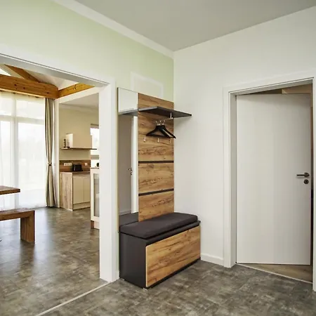 Modernes Mit Eigenem Garten Und Terrasse - Bauernrose * 트렌트